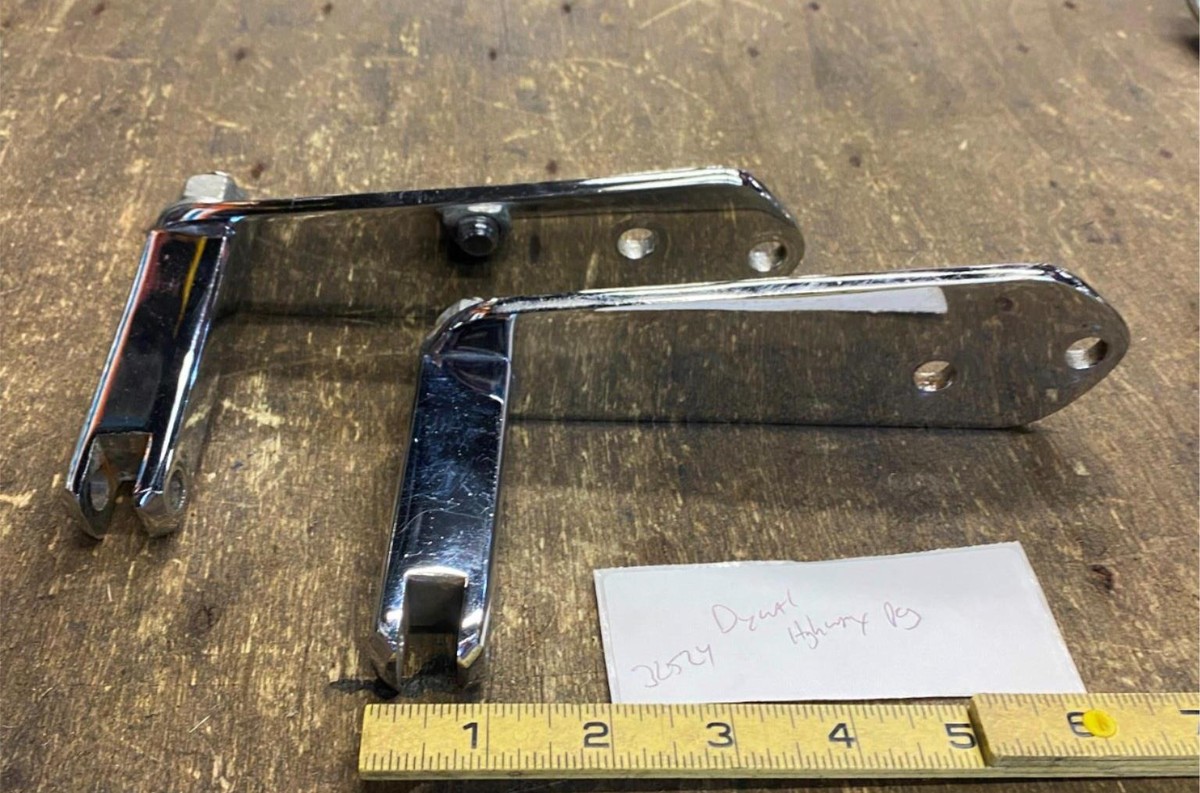 その他 s Harley OEM Highway Pegs Mounts Harley Dyna FXD Superglide Low