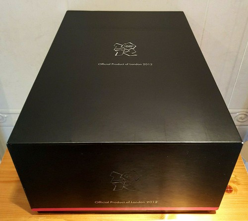 Una Figura Olímpica Wedgwood Jaspe Negro Edición Limitada Olímpica en Caja y Nueva - Imagen 10 de 12
