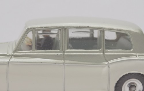 Dinky Toys No.198 Rolls Royce Phantom V Car (1962-69) - Picture 4 of 14
