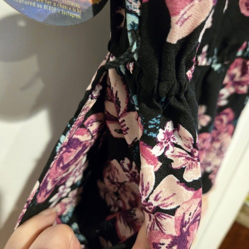 BeBop Juniors Women's Sleeveless V-neck Floral Romper w/Pockets Size Medium READ - Picture 7 of 15