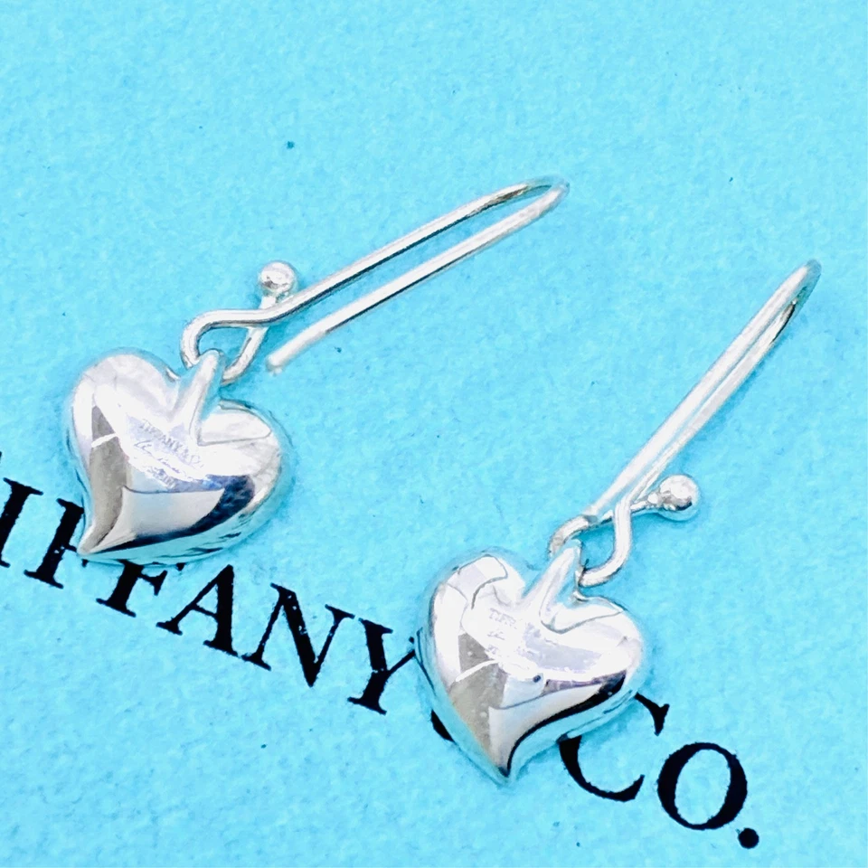 Orecchini pendenti cuore intagliato Tiffany & Co. Elsa Peretti argento sterli... - Immagine 2 di 4