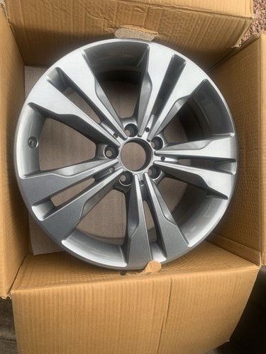 MERCEDES CLA A-CLASS 18" ALLOY WHEEL GREY & DIAMOND CUT A2464010400