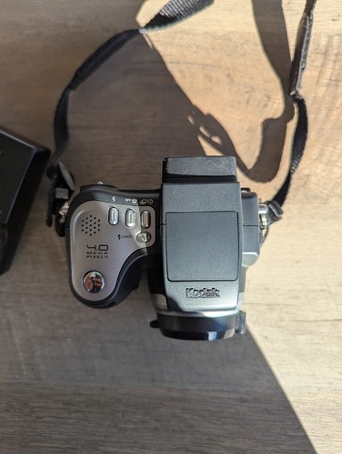 Kodak 4.0 Mega Pixels 10x Z Easy Share DX6490 Digital Camera (Tested) - Picture 5 of 13