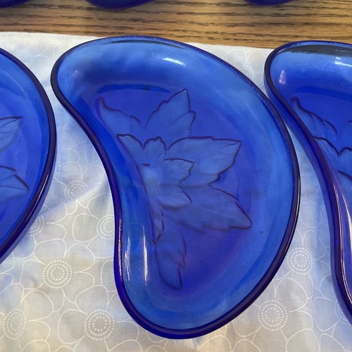 Colbalt Blue Kidney Shaped Salad Dessert Flower Print Plates 8 - Picture 4 of 11