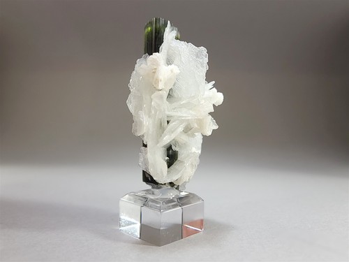 Gemmy Green Elbaite Tourmaline Crystal with Cleavelandite Wings & Muscovite - Picture 4 of 8