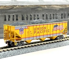 Micro-Trains NSE N Scale Union Pacific 100 Ton 3 Bay Open Hopper with Coal Load