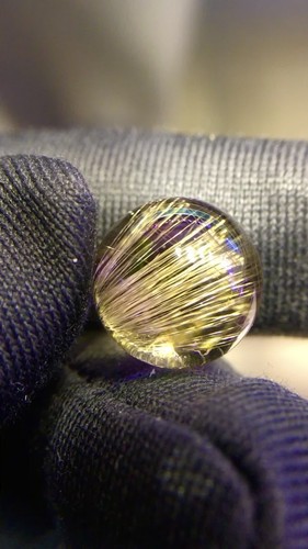 Bola de cuarzo rutilada cristal pelo natural de 12,6 mm cristal curativo esfera de Reiki - Vídeo 1 de 1