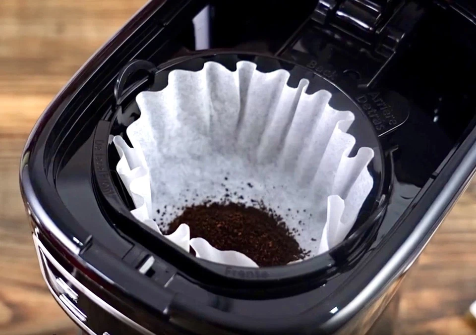 Cafetera de goteo programable Mainstays CM1449-UL negra de 12 tazas Foto 4 de 4