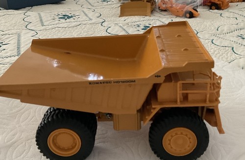 Diapet Komatsu HD1200M T-5 Mining Dump Truck Pre-Owned - Picture 4 of 10