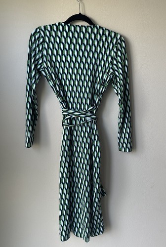 DIANE VON FURSTENBERG x Target Wrap Dress Green Geometric Arrow Midi Size M - Picture 3 of 5