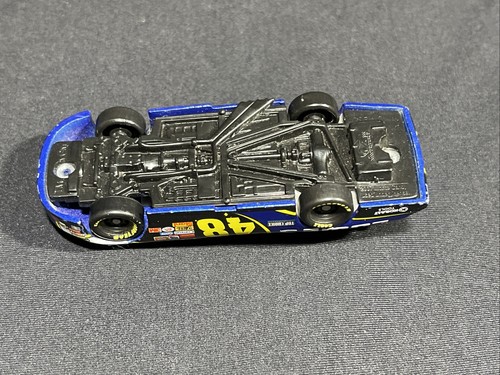 NASCAR 2006 Winner's Circle Jimmie Johnson #48 Lowes 1/64 Diecast Race Hood - Picture 12 of 14