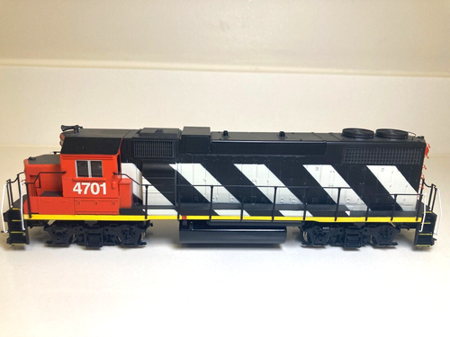Athearn RTR Canadian National #4701 GP38-2 HO Locomotive Item 77142