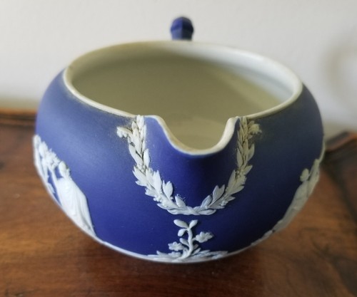 WEDGWOOD dunkelblau & weiß SAHNEKÄNNCHEN - Jasperware? - Bild 3 von 9