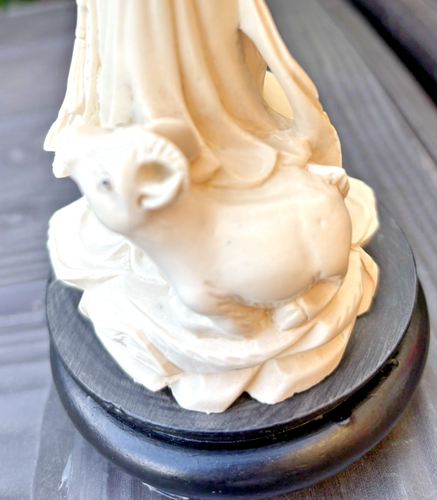 Cream coloured Chinese/Jaspanese Woman and Goat Figurine 7 1/2" Tall - Picture 14 of 18