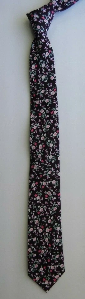 Corbata ajustada de algodón floral granate Foto 4 de 4