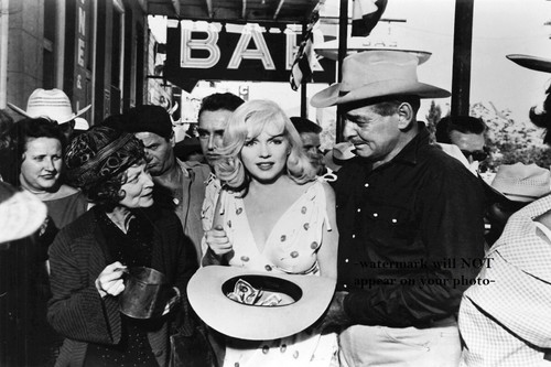 Marilyn Monroe süßes FOTO, wunderschönes sexy Mädchen The Misfits Clark Gable Cowboy - Bild 1 von 2
