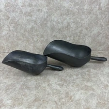 2 Vtg Wear ever Metal Grain Feed, Ice, Candy Scoops  5282 & 5283