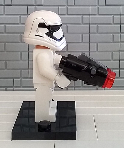 LEGO Star Wars Episode VII 75166 First Order Stormtrooper Minifigure CRACKED ARM - Picture 4 of 5