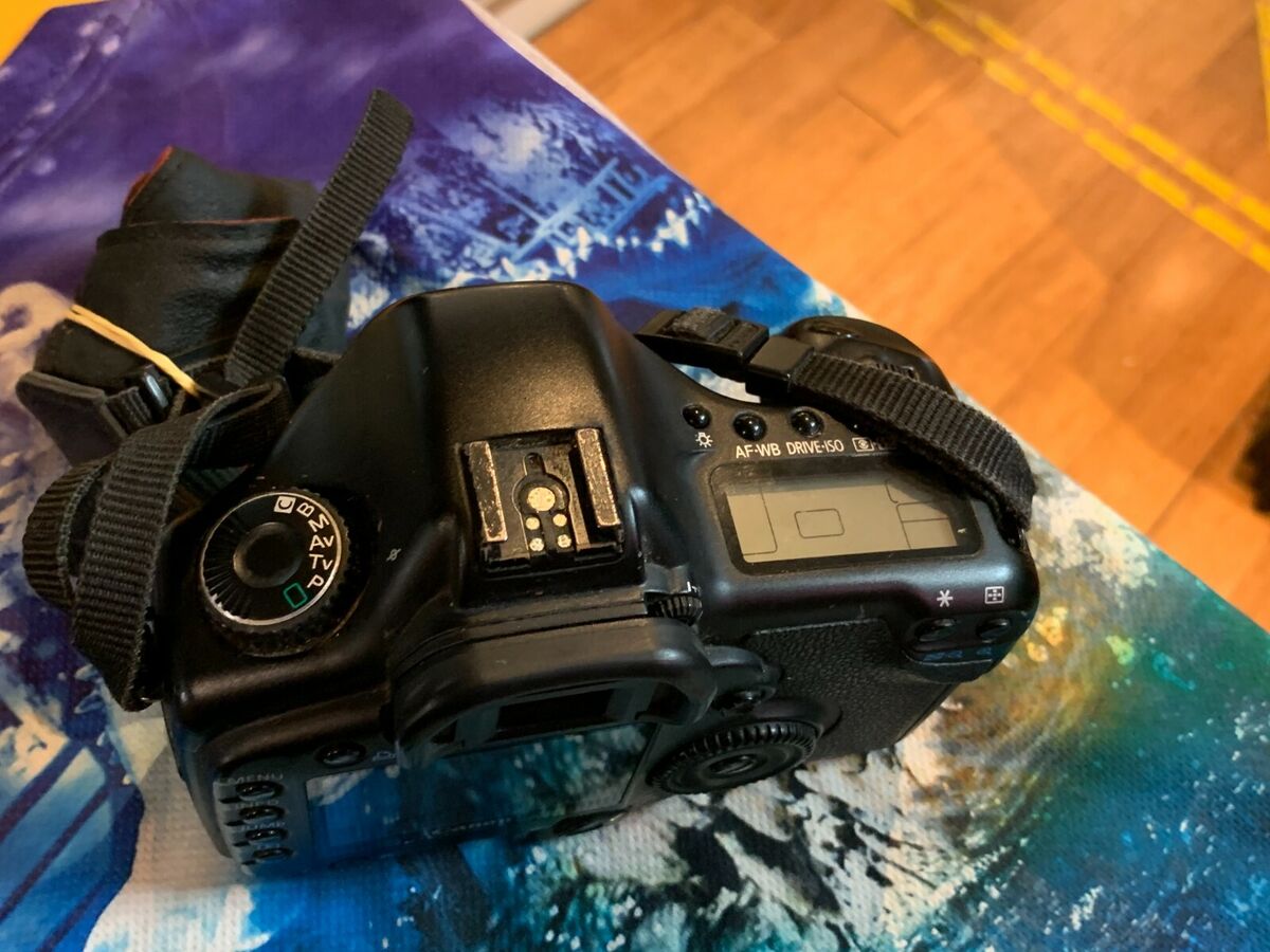 CANON EOS 5D (DS126091) DIGITAL SLR CAMERA / 12.8 MEGAPIXELS CANON EOS 5D (DS126091) DIGITAL SLR CAMERA / 12.8 MEGAPIXELS