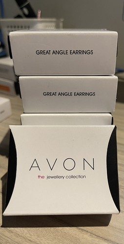 Avon - Great Angle Earrings - 5 Sets - Picture 2 of 2