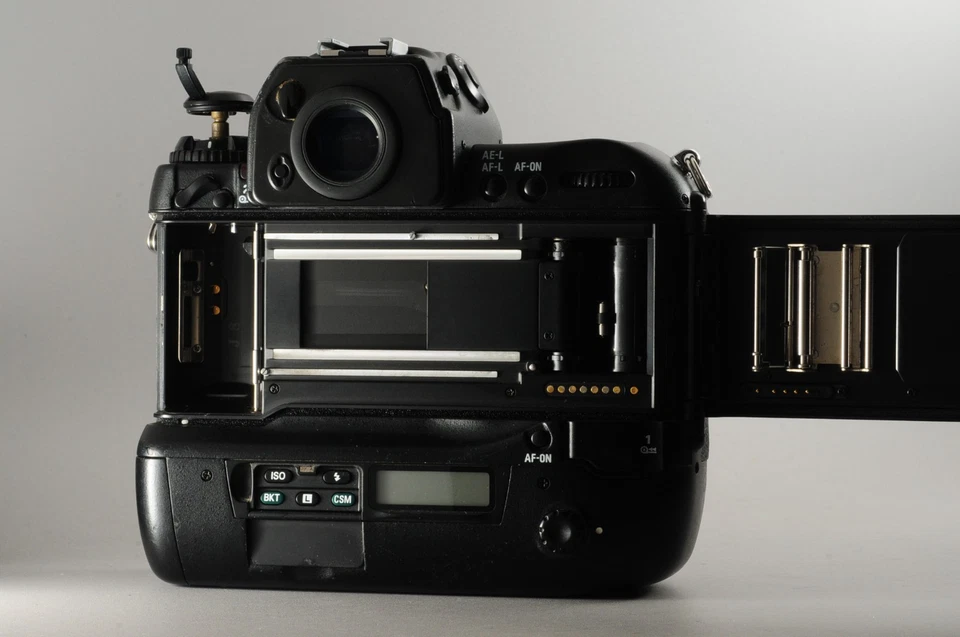 US Stock Late Model Nikon F5 35mm Professional SLR Film Camera Body N Mint #3544 - Image 4 of 4