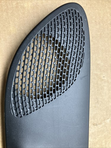 2017 - 2024 CHRYSLER PACIFICA REAR Left QUARTER TRIM BOLSTER COVER PANEL OEM - Picture 3 of 6