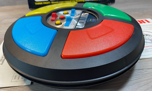Vtg. 1978 Milton Bradley Simon Game is perfect not a scratch - works-w/manaul - Picture 6 of 13