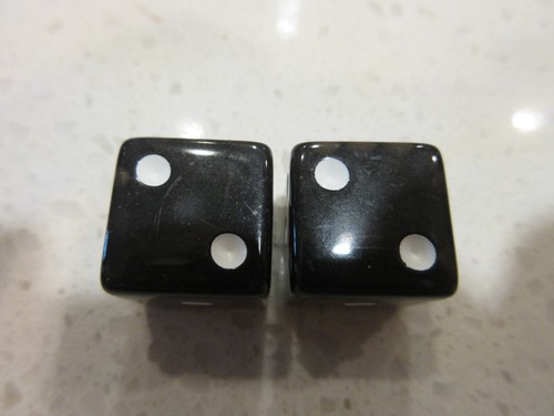 19mm Casino Gaming Game Dice Pair BLACK + FREE Las Vegas Poker Chip - Picture 6 of 7