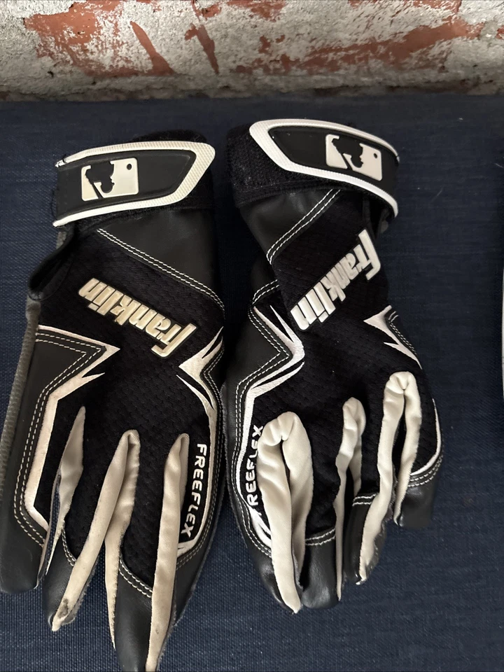 Guantes de bateo juveniles 3 pares grandes Nike medianos Franklin pequeños Under Armour usados en excelente estado Foto 3 de 4