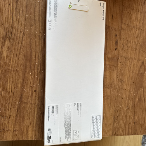 Apple Magic Keyboard (A3203) MXCL3B/A New - Picture 1 of 3