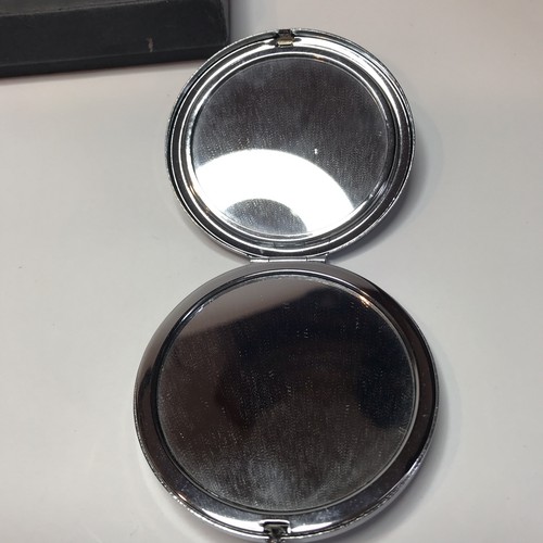 Espejo Doble Compacto Tono Plateado Facetado Púrpura Superior Firmado Thunderbird Con Caja - Imagen 4 de 6