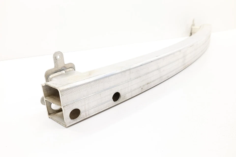 Barra de impacto refuerzo parachoques trasero Chrysler Voyager 2020-2025 OEM Foto 2 de 4