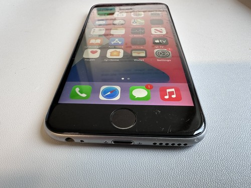Apple iPhone 6S A1688 32 GB Grey UNLOCKED Smartphone iOS 12MP Bat Health 90%+ - Picture 6 of 14