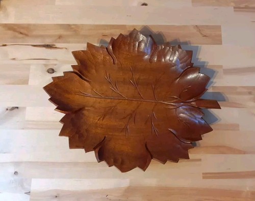 Holzschale Blattform handgeschnitzt, mit Aufhänger zur Wanddekoration - Bild 2 von 6