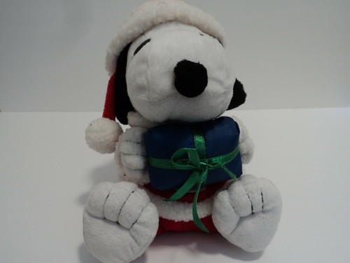 Peanuts Snoopy 2005 Christmas Plush stuffed animal Animated with gift box 7.5" - Picture 2 of 12