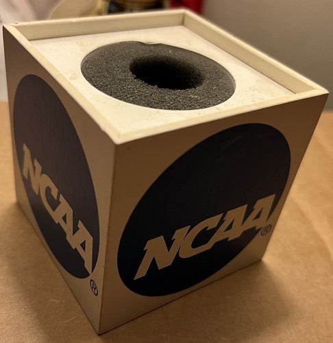 NCAA Dot Mic microphone Holder Flag Cube nice Condition - Bild 2 von 4