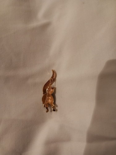 Brooch cat design, black and diamonte with safety catch pin - Picture 2 of 3