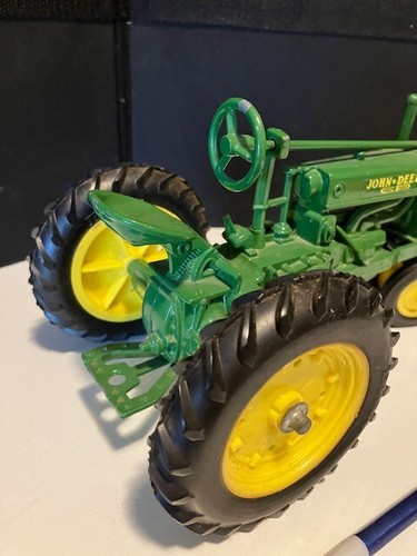 Tractor model G John Deere 1/64 - Picture 4 of 11