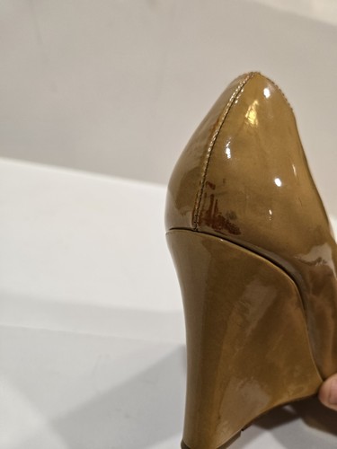 Kate Spade Kiki Camel Patent Leather Wedge PumpsSize 7.5 - Picture 7 of 10