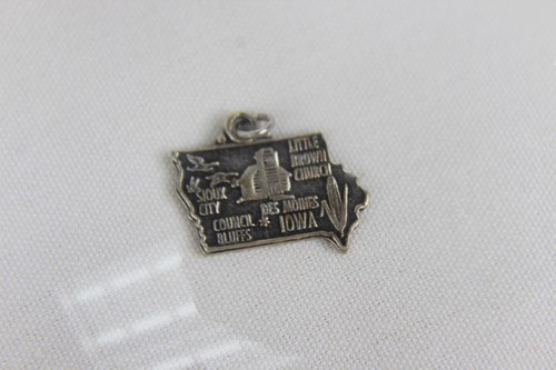 Iowa State Shaped Council Bluffs Sterling Silver Souvenir Charm Pendant - Picture 2 of 5