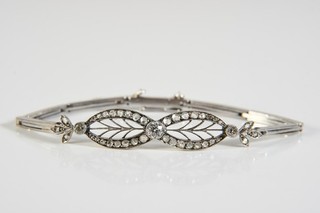 O08V11 Art Nouveau Platinum (Tested) Bracelet with Nat. diamonds add approx 0.65ct