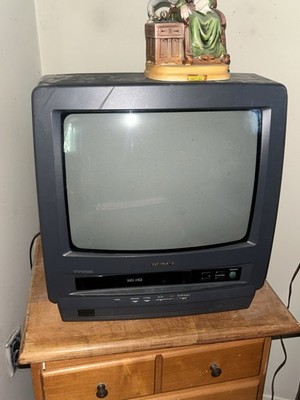 Magnavox 13  CRT TV Color Retro Gaming Television w/ Remote CCR136AT01 (Bad VCR)