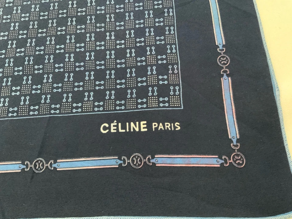 Bufanda vintage cuadrada con cadena y logotipo de seda azul Celine Paris PGC Foto 2 de 3