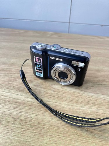 Samsung Digimax S800 Digital Camera. 8.1 Mega Pixel. Tested Works - Picture 10 of 11