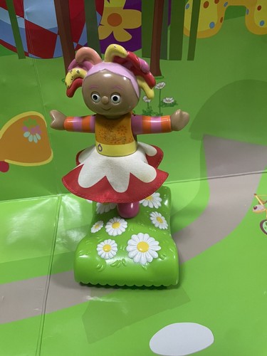 In The Night Garden Upsy Daisy Dancing,Spinning Moving Roll Along Toy RARE 2007 - Picture 2 of 24