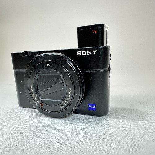 Sony Cyber-Shot DSC-RX100 III 20.1 MP Digital SLR Camera W/Battery Japanese - Picture 14 of 15