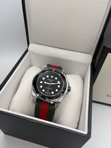 GUCCI YA136209 Dive 45MM Men's Green Red Web Nylon Watch - Picture 4 of 11
