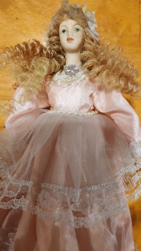 9 Zoll Porzellanpuppe Erdbeerblonde Haare blaue Augen, Southern Belle Pfirsichkleid - Bild 3 von 4