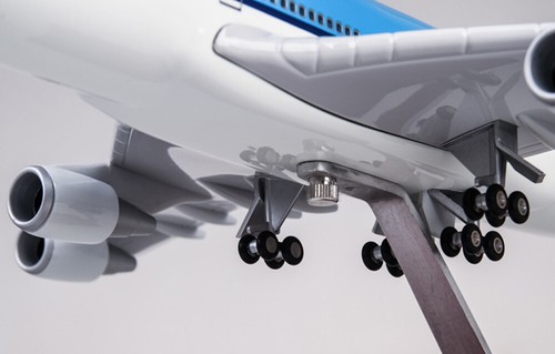 1/157 Aircraft Boeing B747 KLM Royal Dutch Airlines Model Plane Toy W/LED Model - Picture 7 of 12