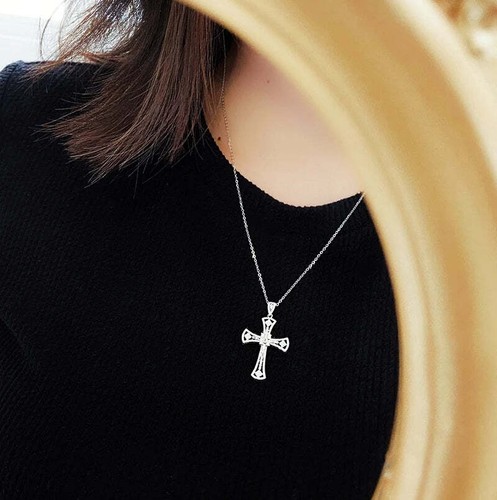 3Ct Round Cut Created Diamond Cluster Cross Pendant Necklace 14K White Gold Over - Picture 4 of 4